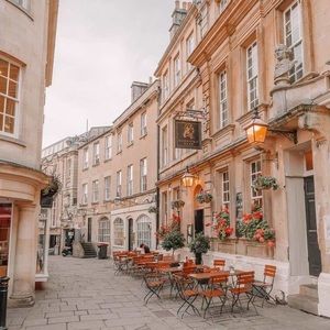 Meet your Posher, Lacy